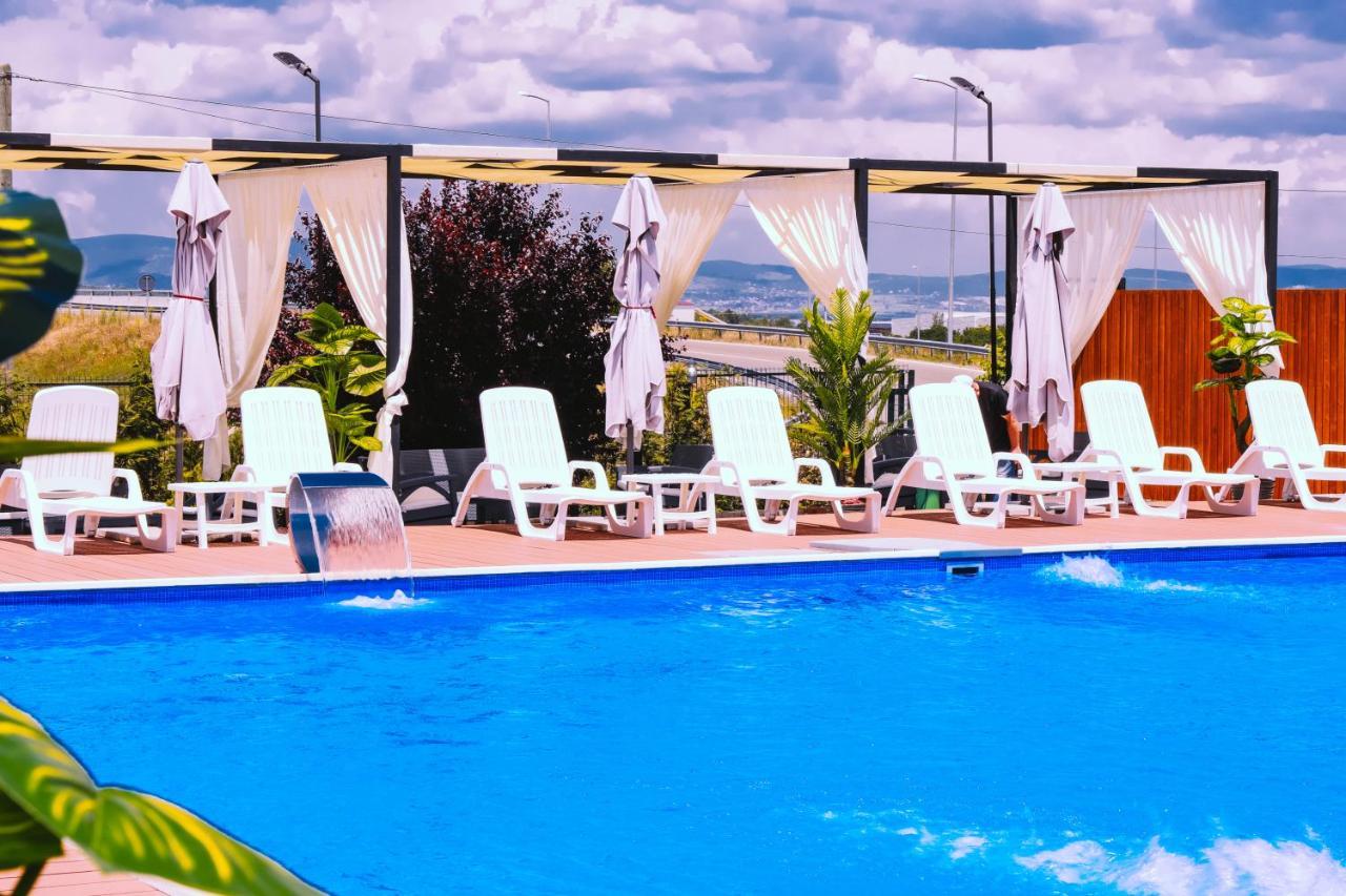 Nafron Hotel Прізрен Екстер'єр фото