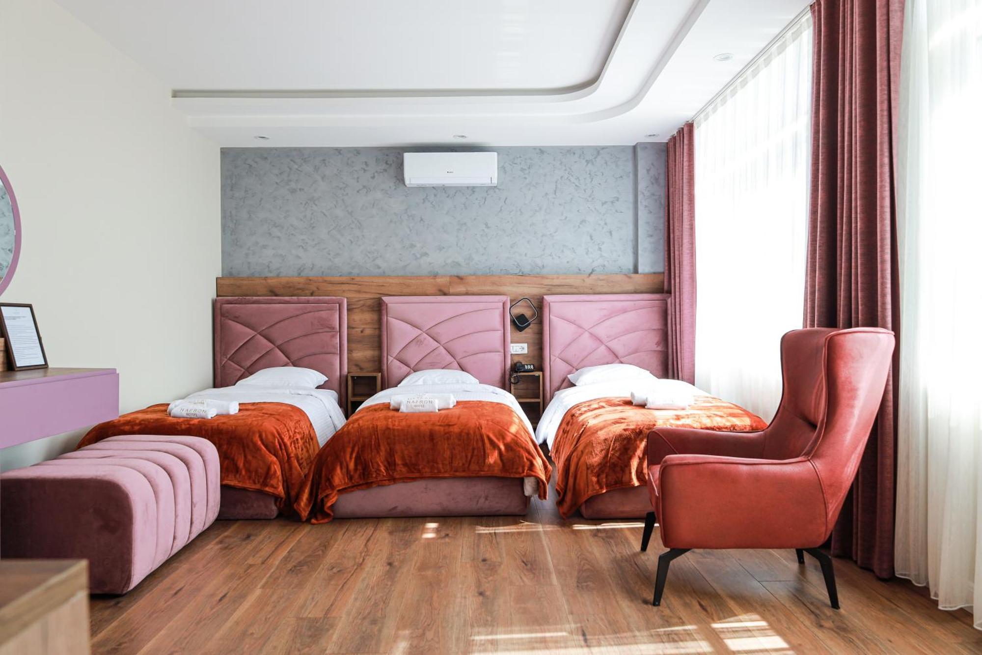 Nafron Hotel Прізрен Екстер'єр фото