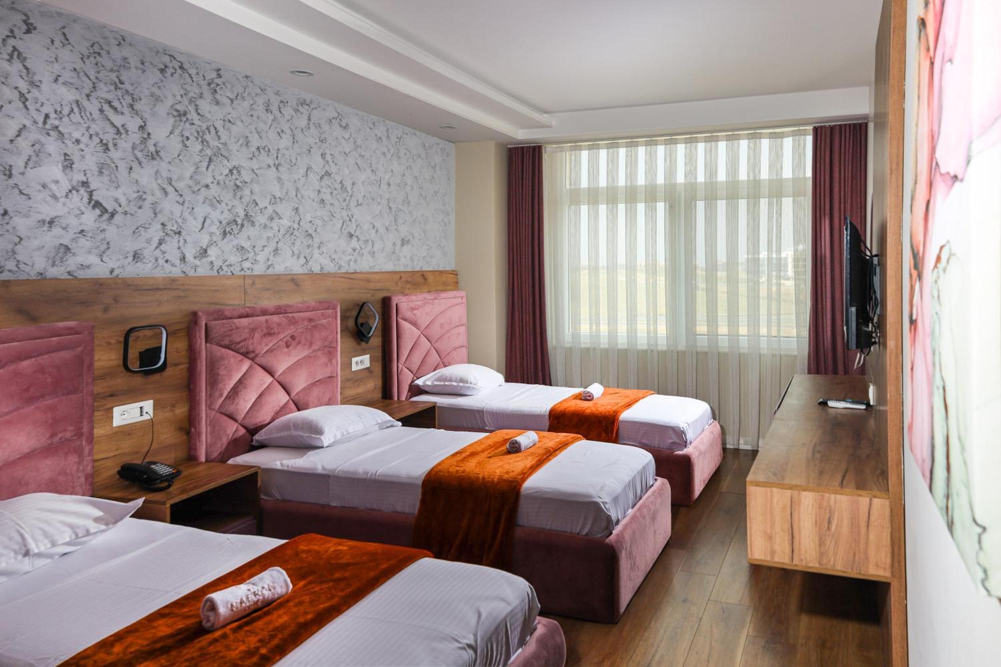 Nafron Hotel Прізрен Екстер'єр фото